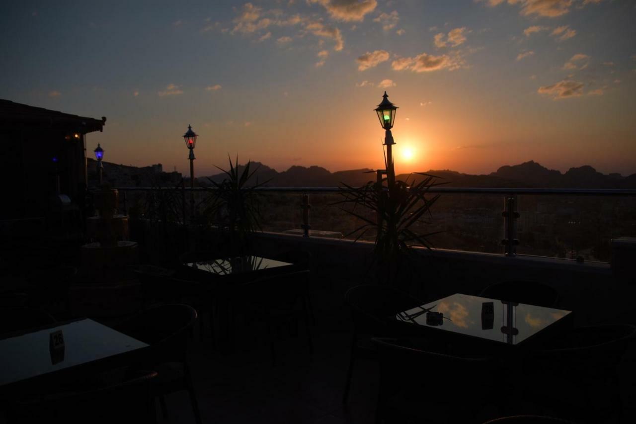Petra Visitors Hotel Ваді-Муса Екстер'єр фото